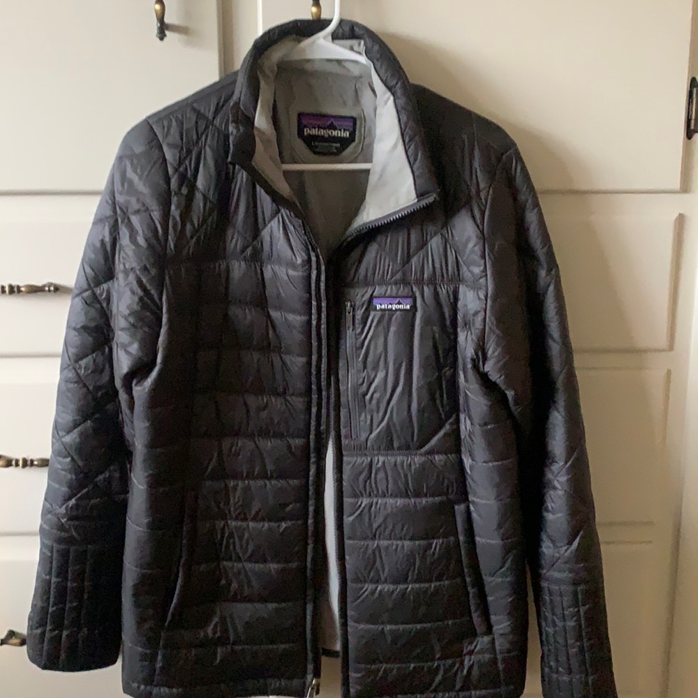 Patagonia jacket size large. Only wore a couple of times, great condition